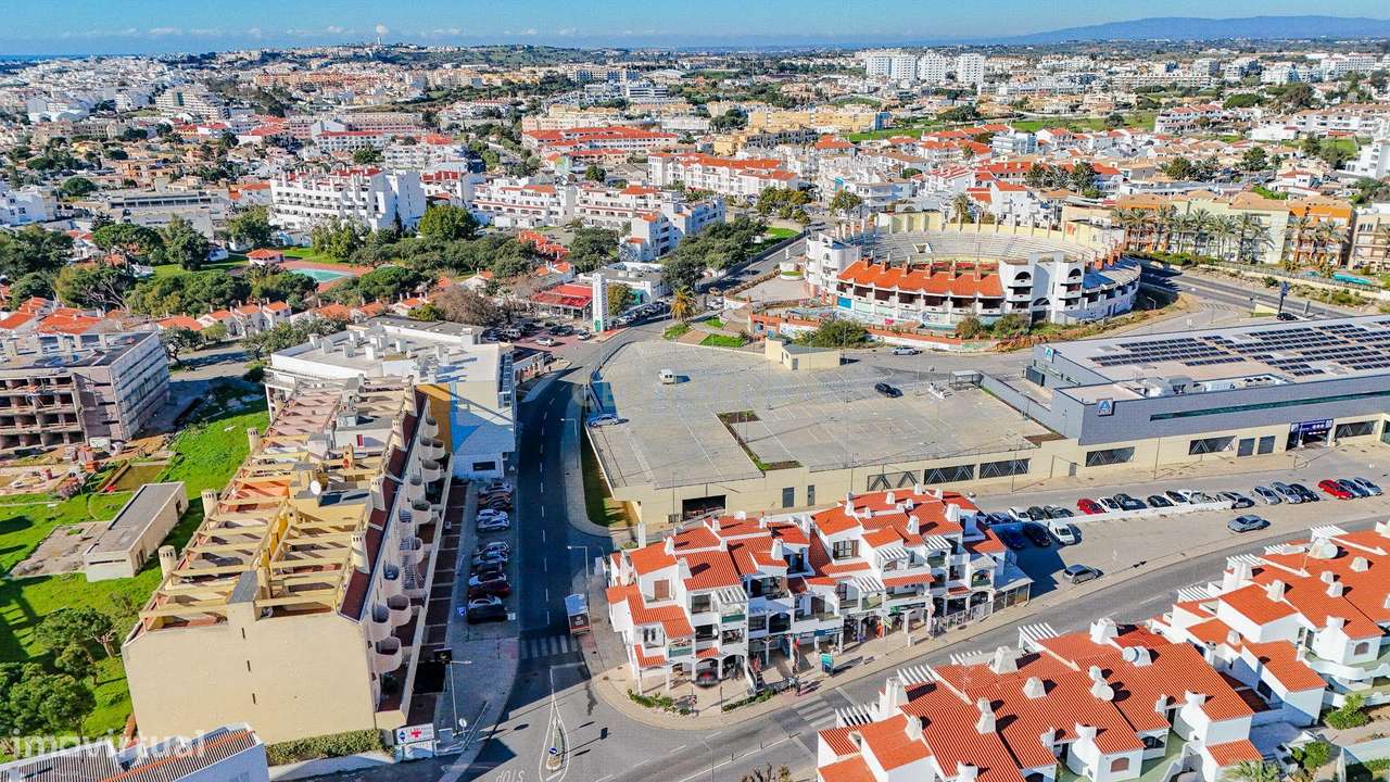 Espaço Comercial com 148,5 m² no Coração da Estrada de Santa Eulalia --17