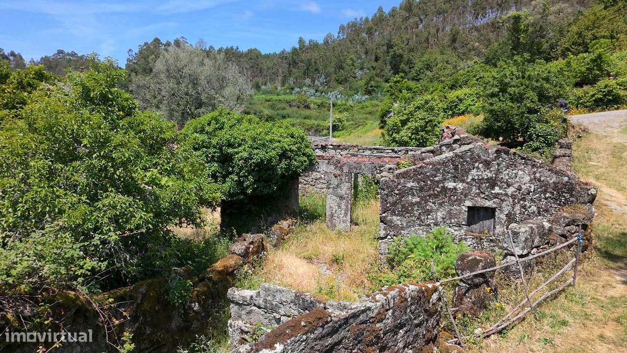 Terreno de 700m2 c/ Ruina-49