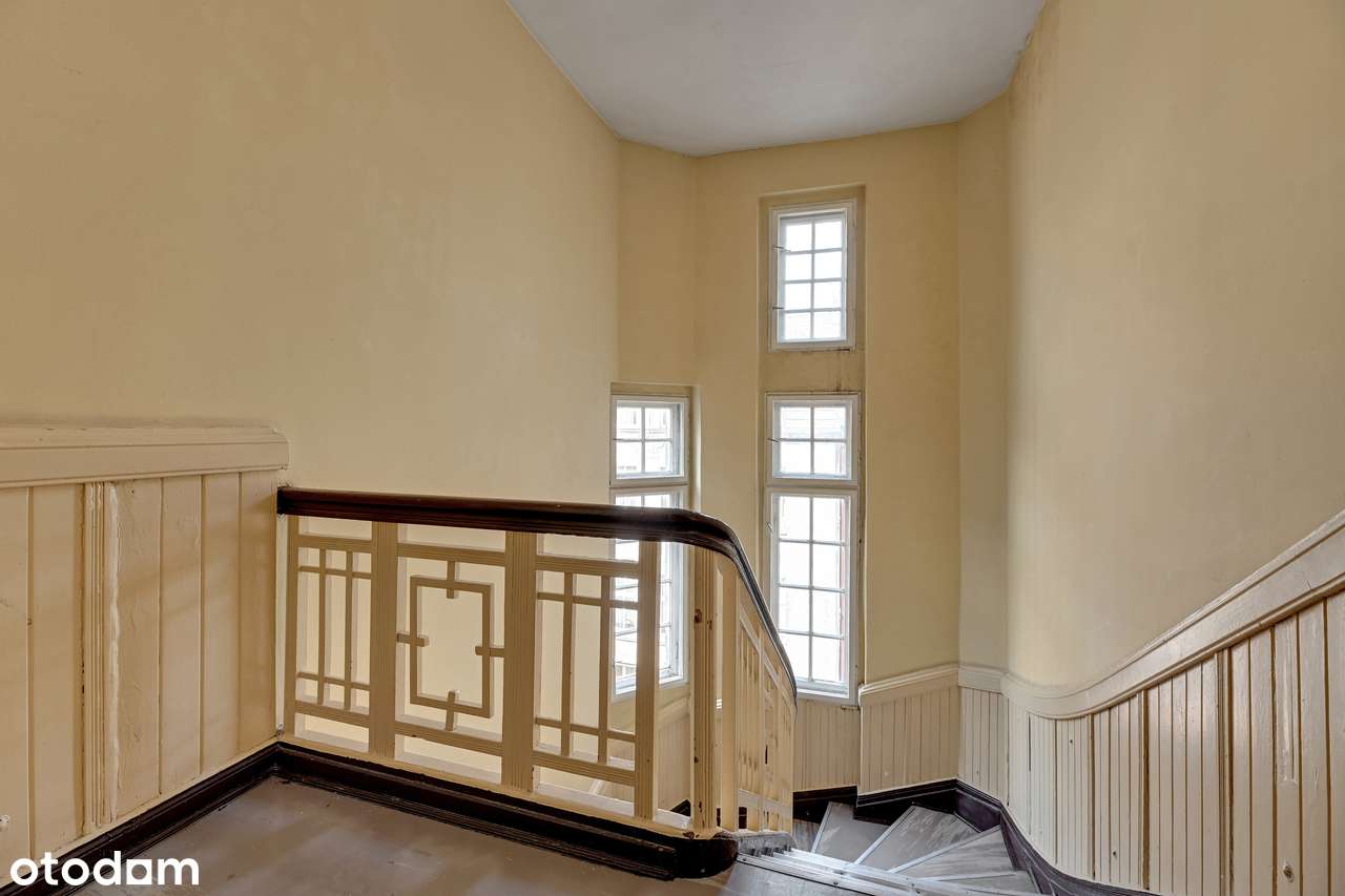 Ikona Gdańska za oknem | Przestronne mieszkanie w kamienicy 109 m²-14