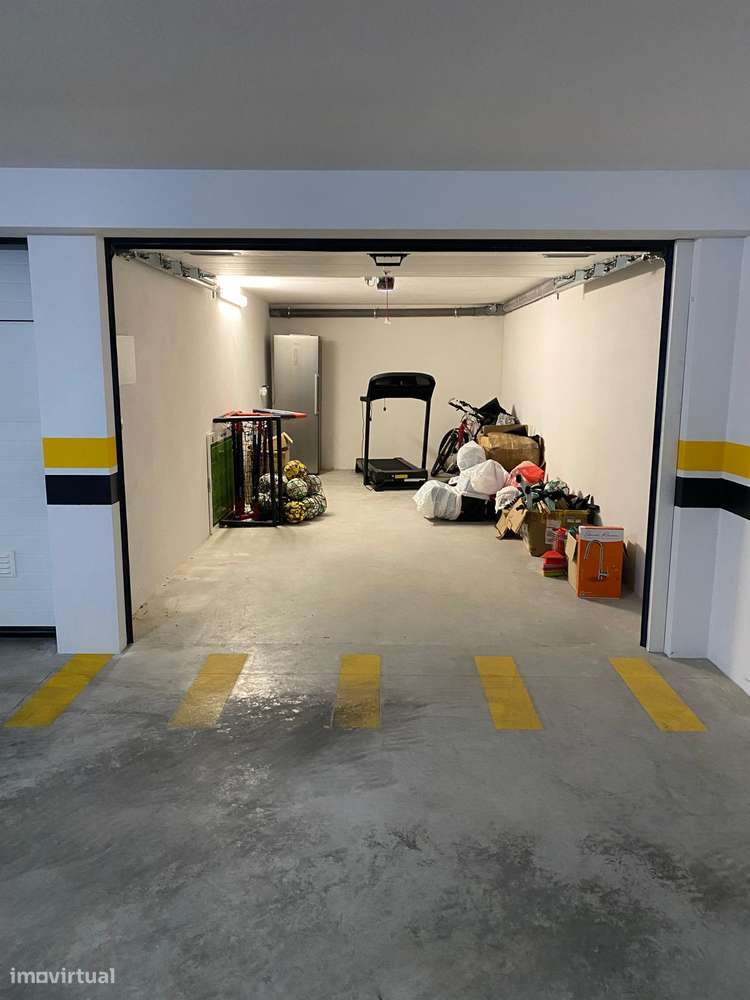 T3, c/terraço, amplo e soalheiro a 2 min. centro M.Grande-35