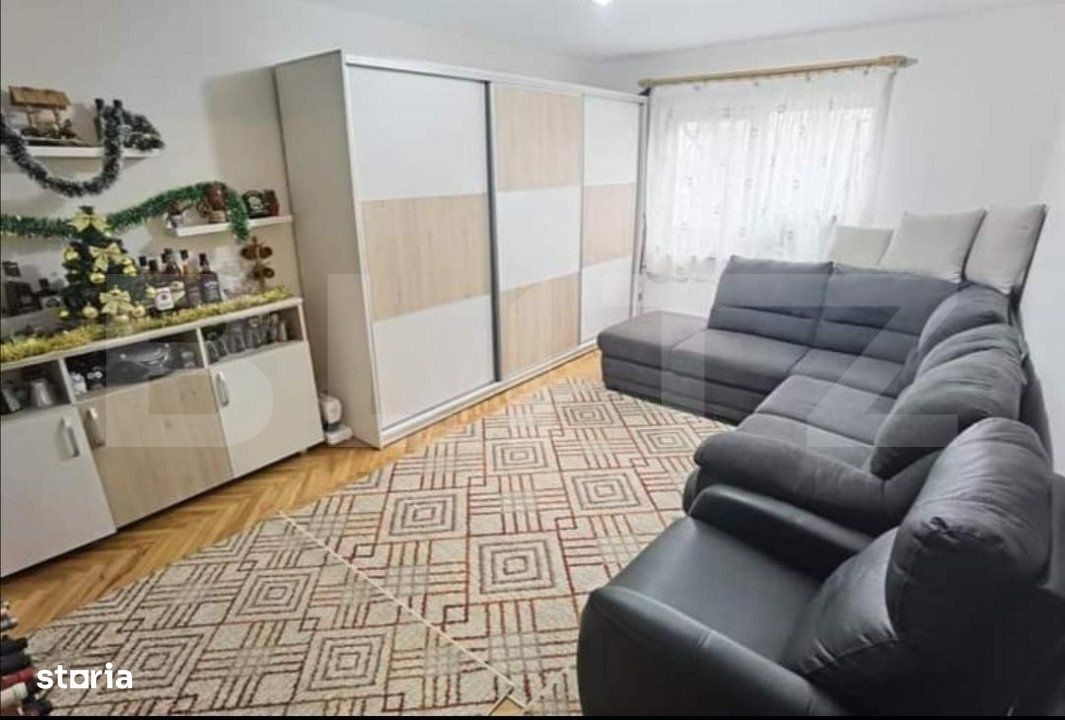 Apartament de 3 camere, etaj intermediar, decomandat, Rogerius