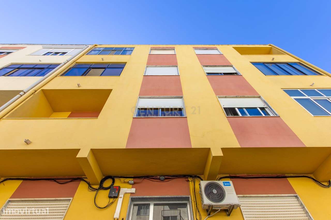 Apartamento T2 renovado-13