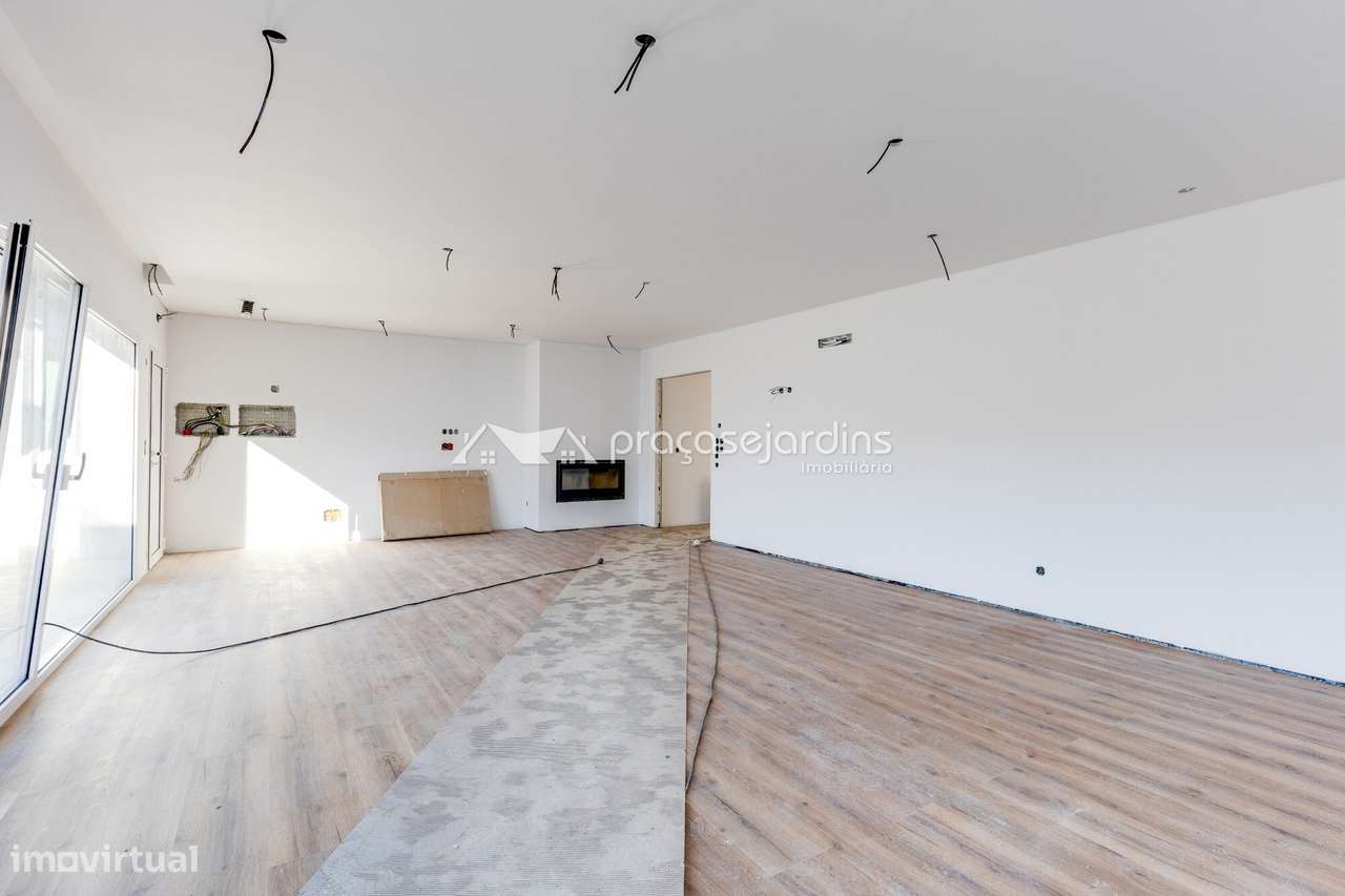 Moradia térrea T3+1 - Grande imagem: 4/37