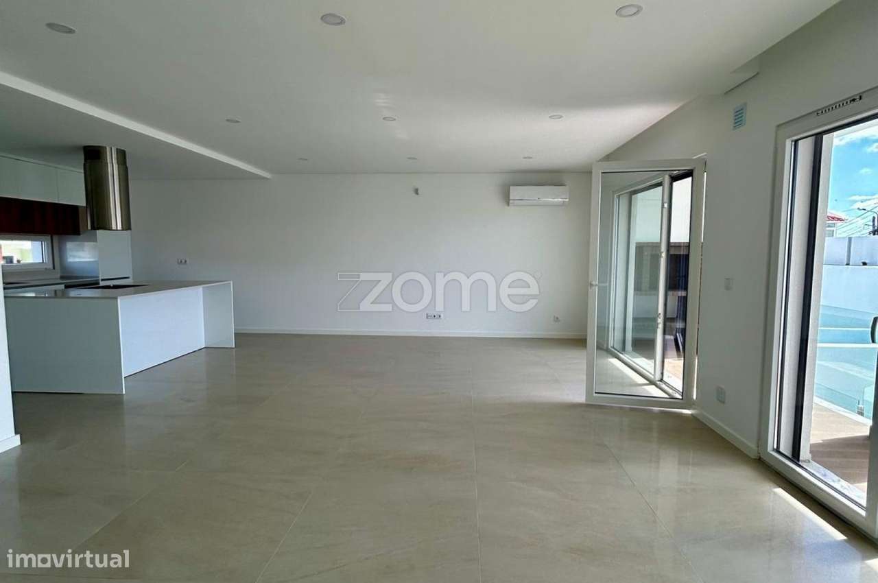 Moradia T4 com piscina e garagem à venda perto de Lisboa - Grande imagem: 4/30