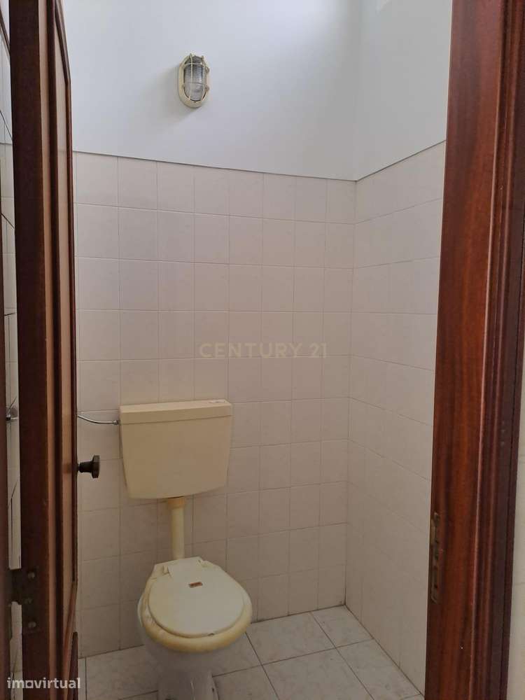 Loja ampla para venda-8