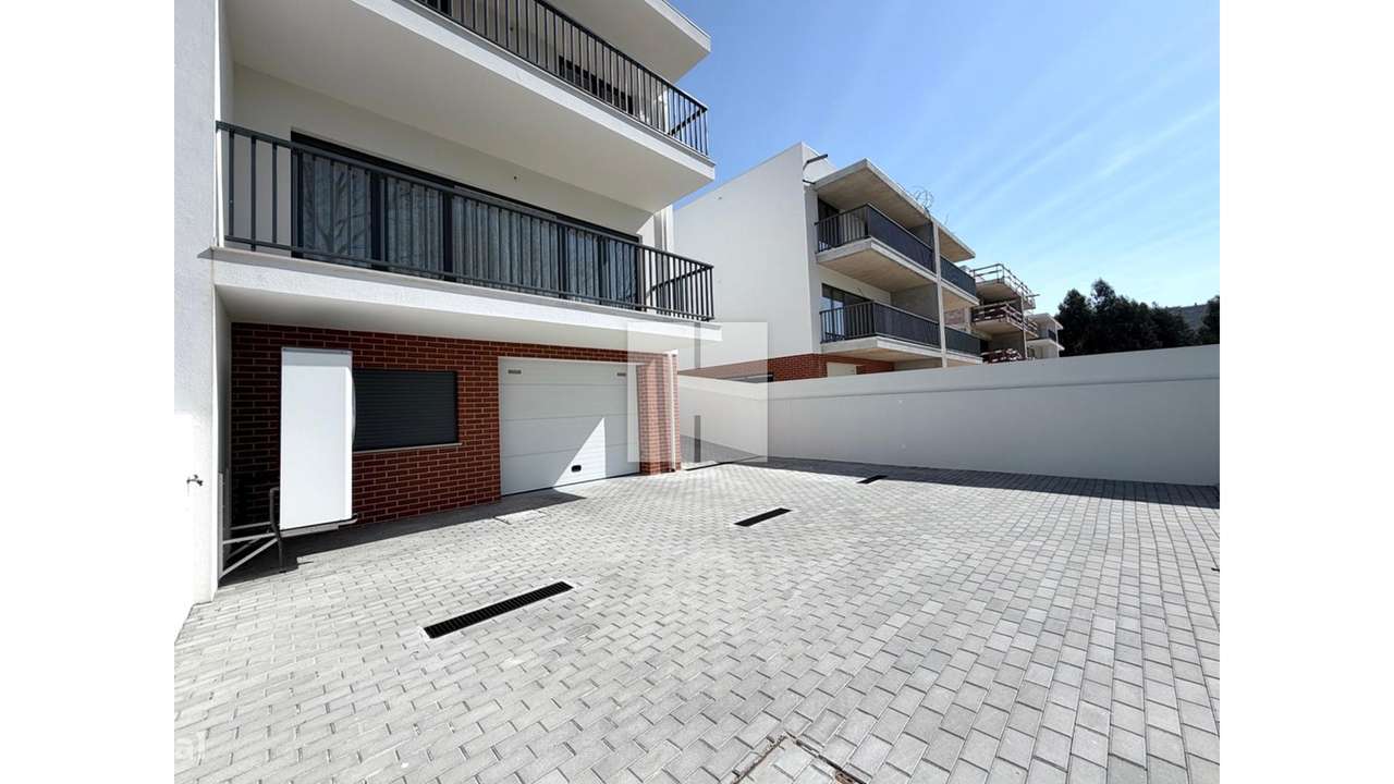 Moradia T4 Nova e Completa - Grande imagem: 4/48