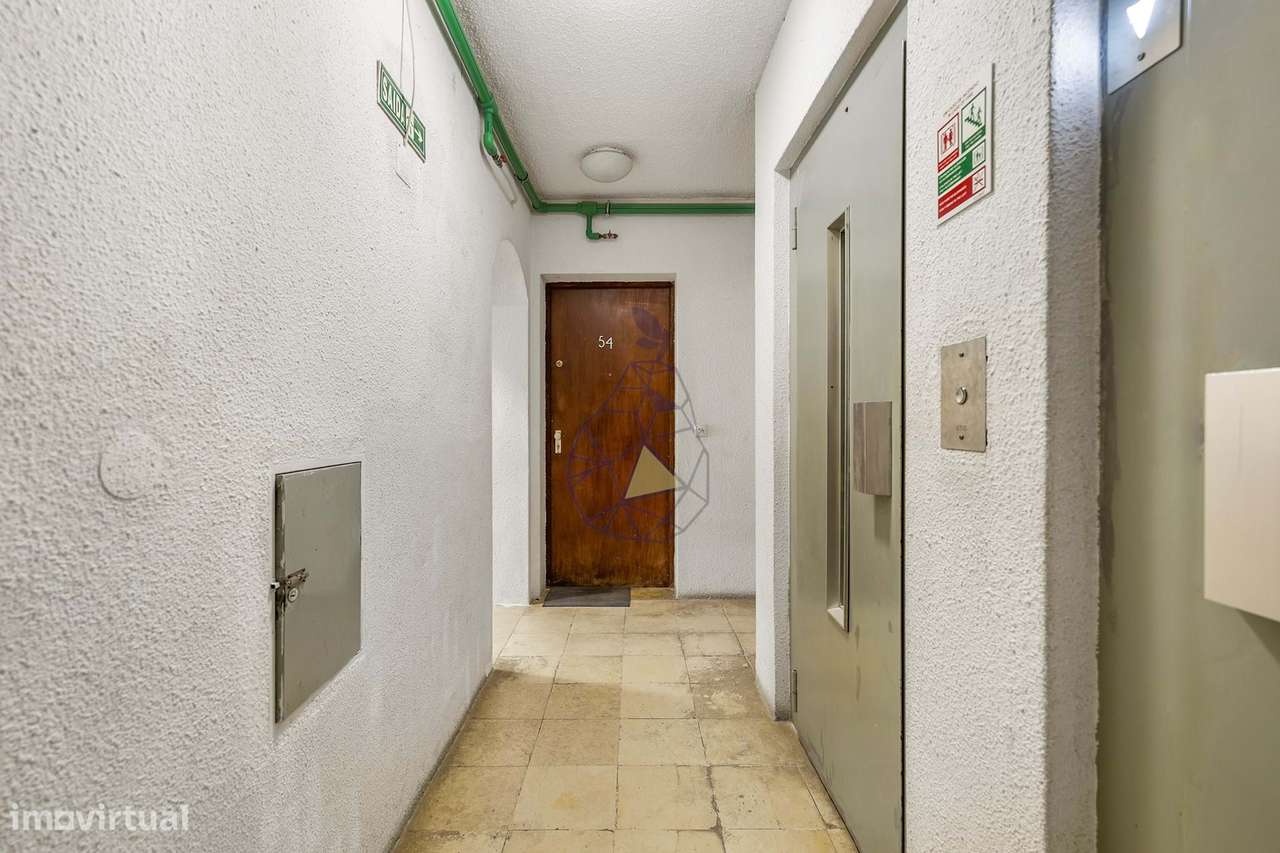 Apartamento Renovado T1 no Centro de Portimão-32