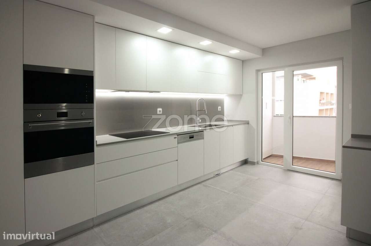 Apartamento T3 +1 com Mezanino / 3 lugares de garagem-12