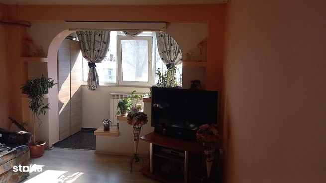 Vand apartament 3 camere