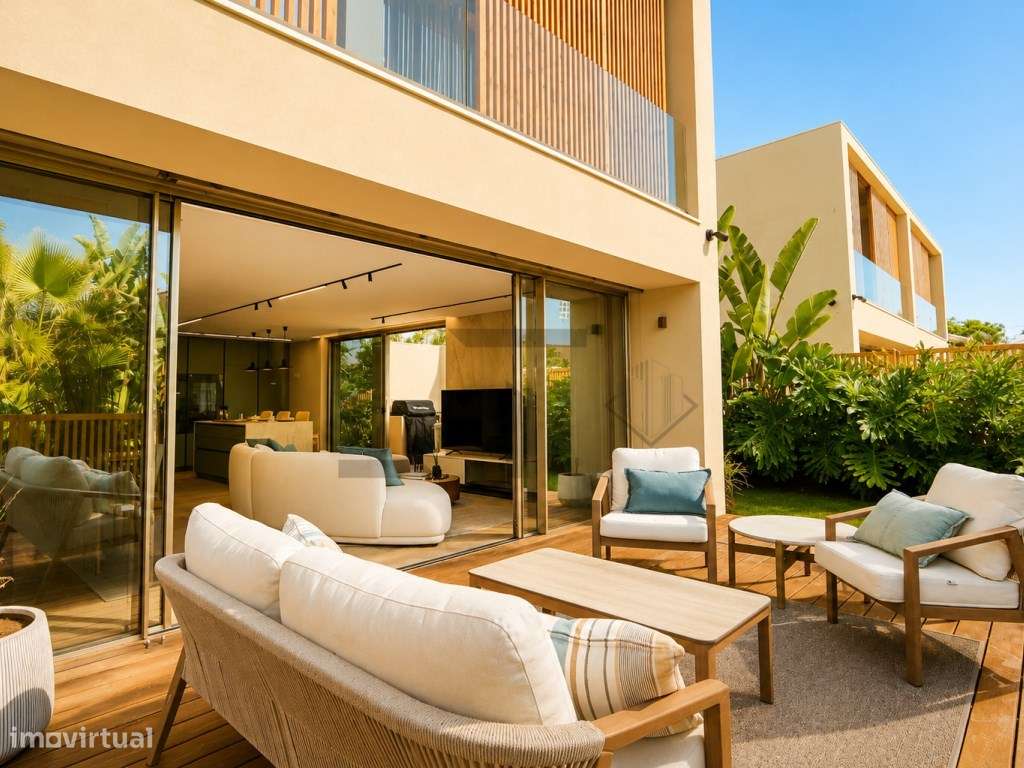 Moradia T5 em Banda com Condominio com Piscina para Venda em Carcav...-10