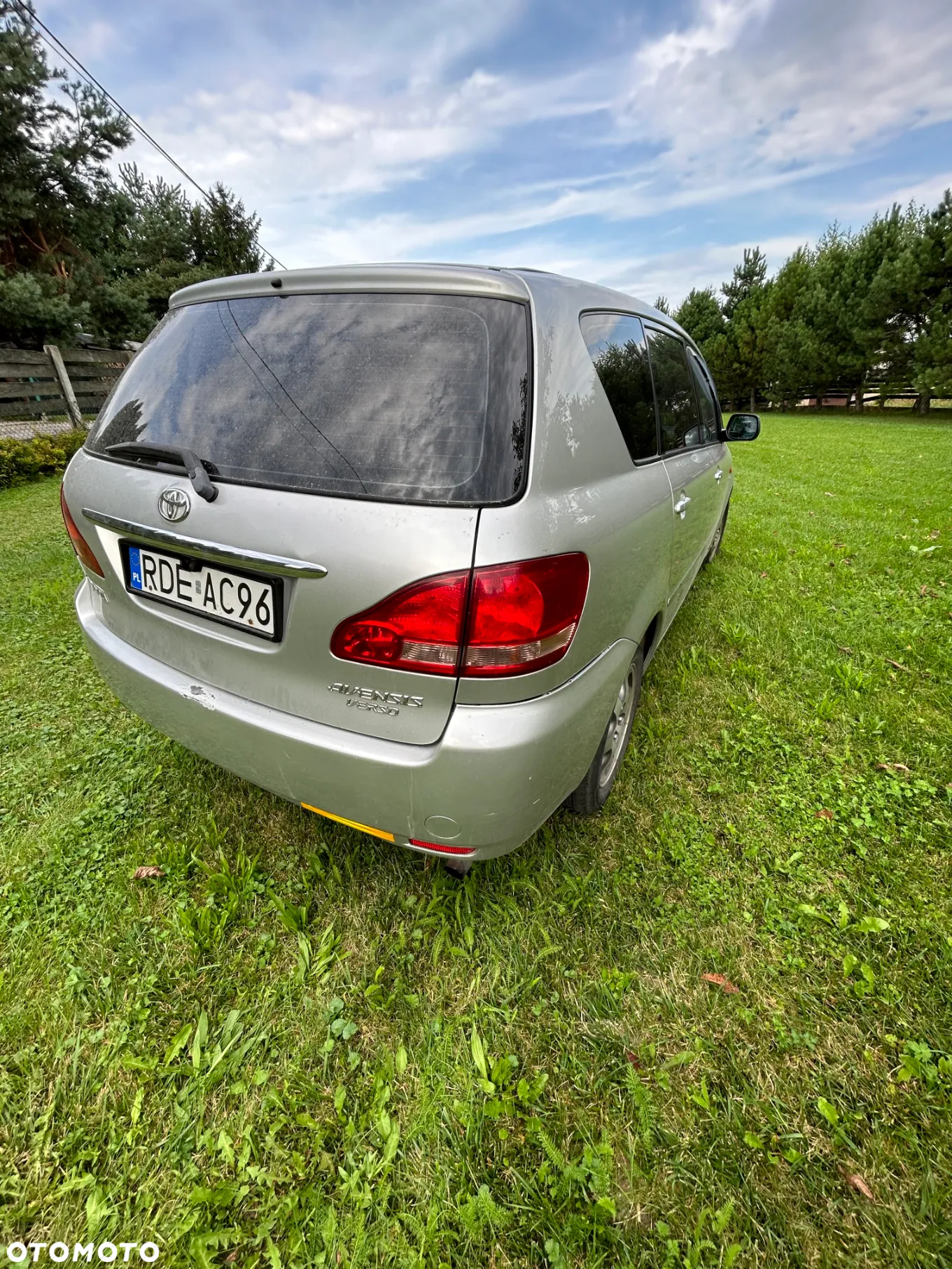 Toyota Avensis Verso 2.0 D-4D Sol - 4