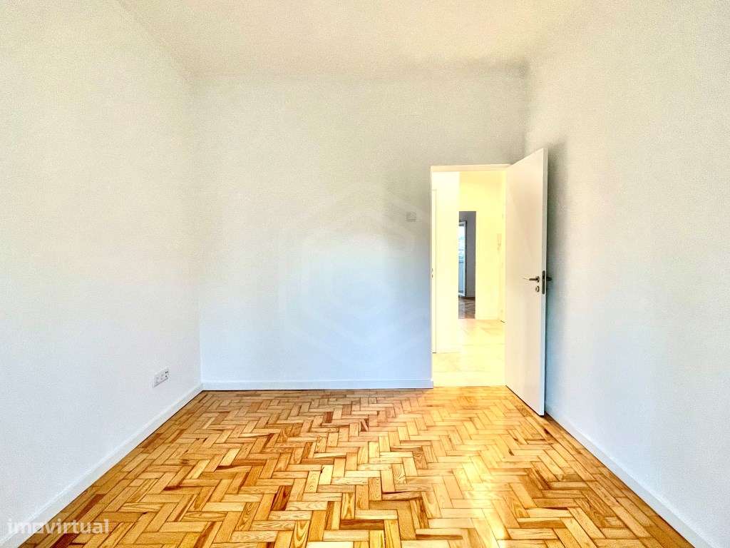 T2 totalmente renovado em 2025, com 72m2, na Amadora junto Portas d... - Grande imagem: 4/28