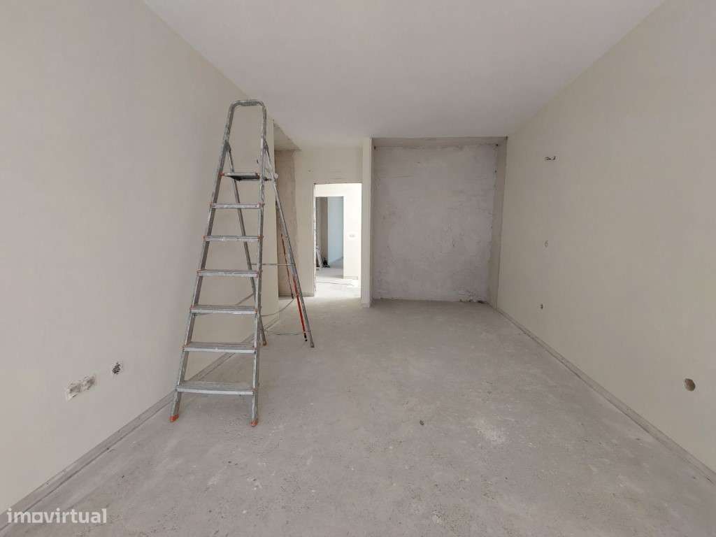 Moradia T4 + office em Pedroso-16