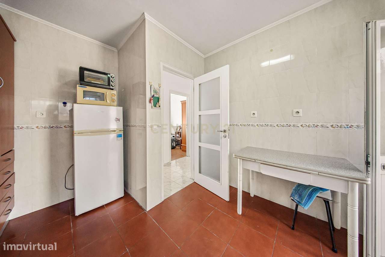 Moradia T4 com Churrasqueira, Jardim e Garagem – Excelente Exposição S-21