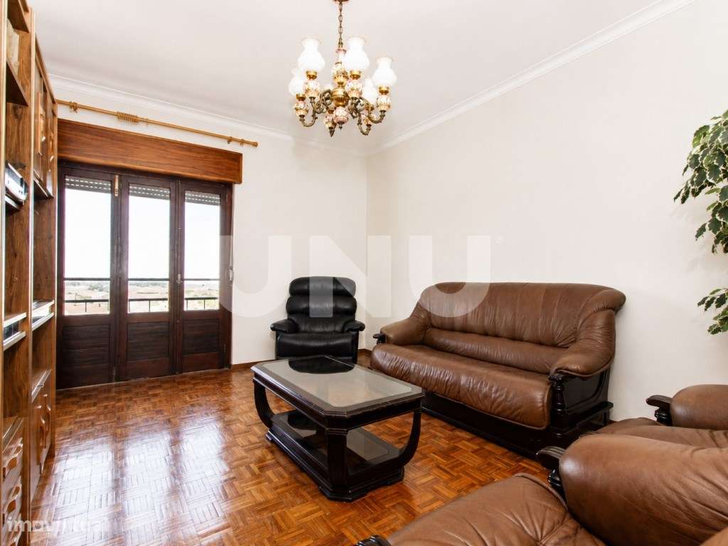 Moradia Bifamiliar T4 + T1 com garagem nas Paredes, em Alenquer!-12