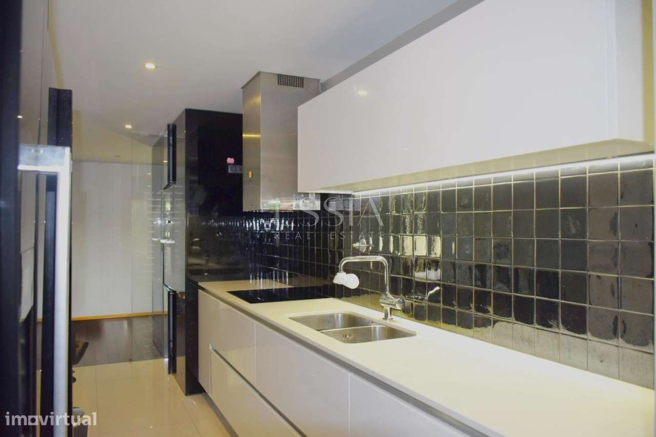 Apartamento T2 com Varanda nas Antas-5