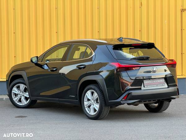 Lexus UX 250h 2.0L HEV 20H- (178 HP) 4X2 CVT Business - 6