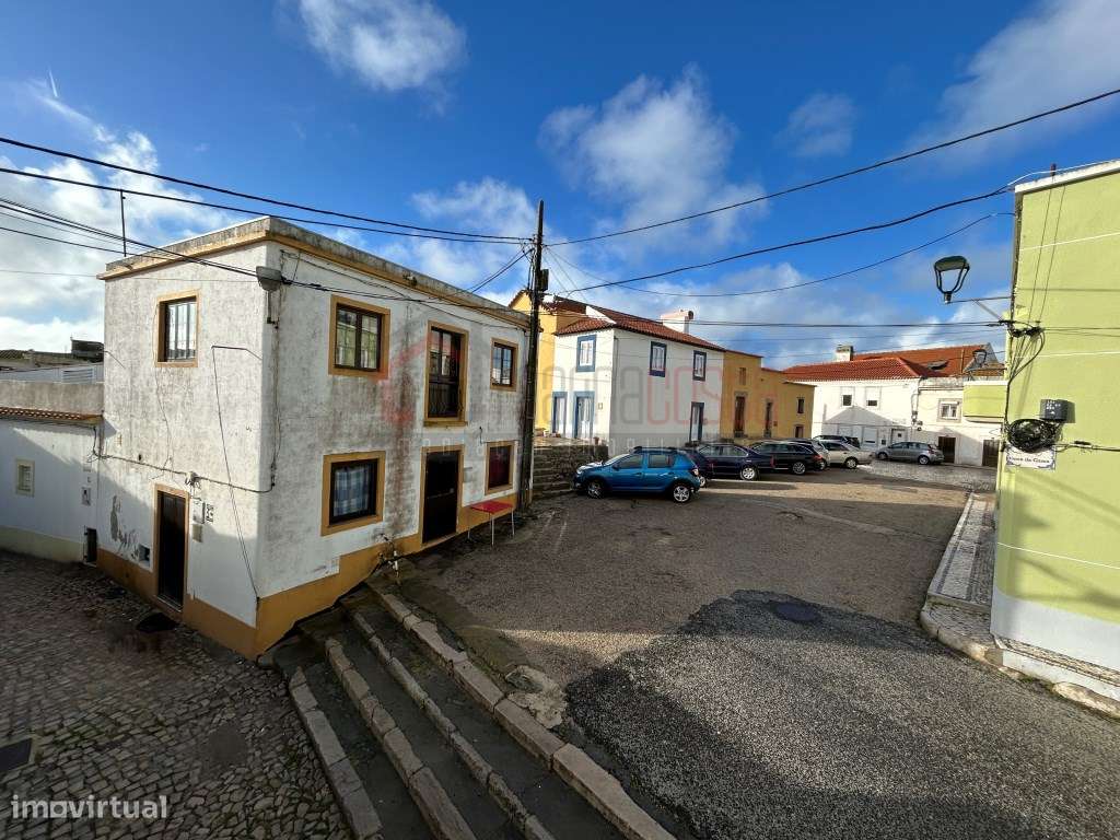 Prédio no Centro Histórico de Peniche-21