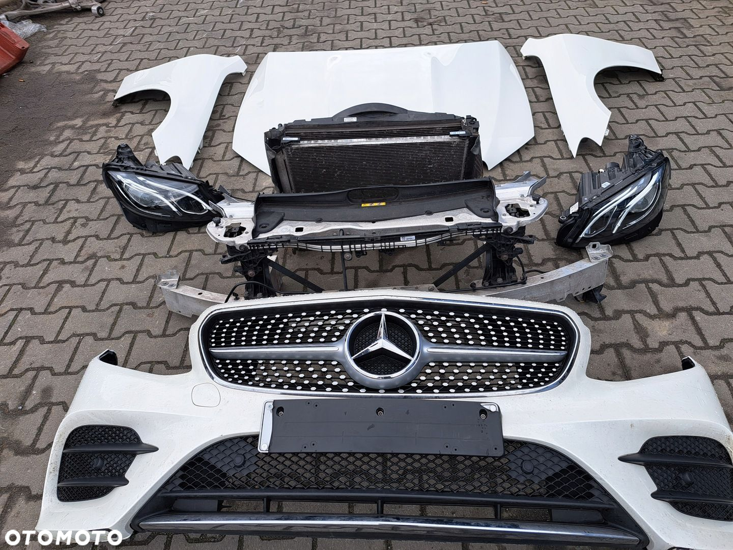 Mercedes 213 amg maska zderzak lampy chłodnice - 6