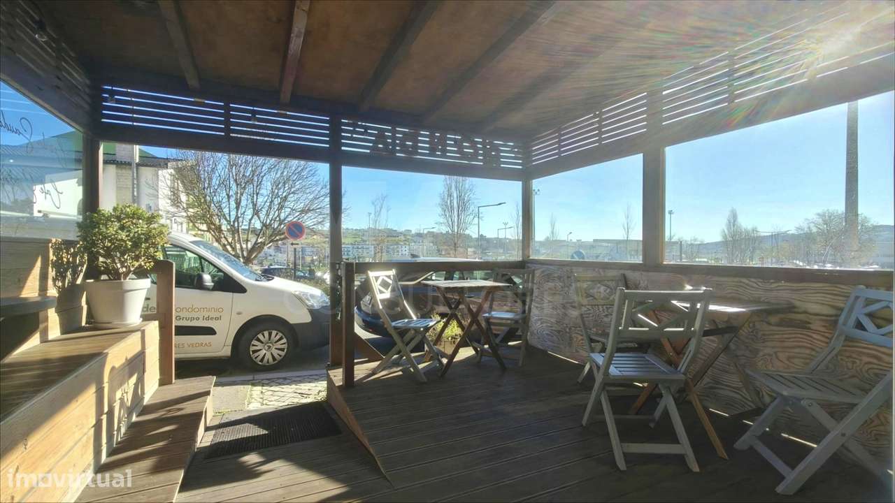 Trespasse | Rest. / Café em Pleno Funcionamento (Centro - Lourinhã) - Grande imagem: 2/23