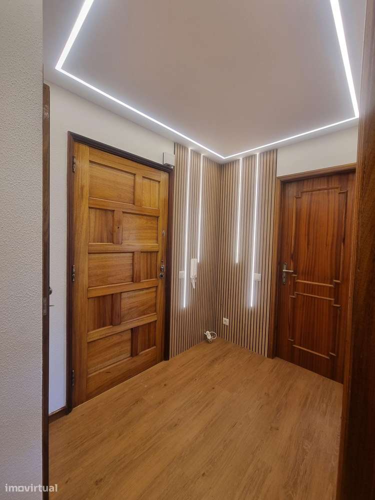 T3 Oportunidade - C/ Varanda e Garagem Box - Metro de Rio Tinto - Grande imagem: 3/16