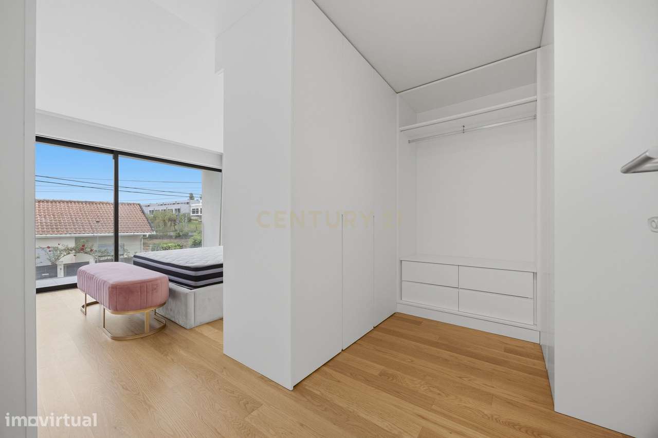 MORADIA T3  COM PISCINA E JARDIM | VALADARES | JUNTO AO MAR-18