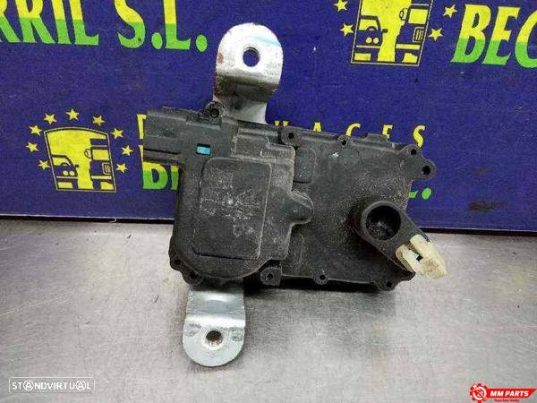 MOTOR FECHO CENTRAL TRASEIRO DIREITO MITSUBISHI SANTAMO 1999 - 1