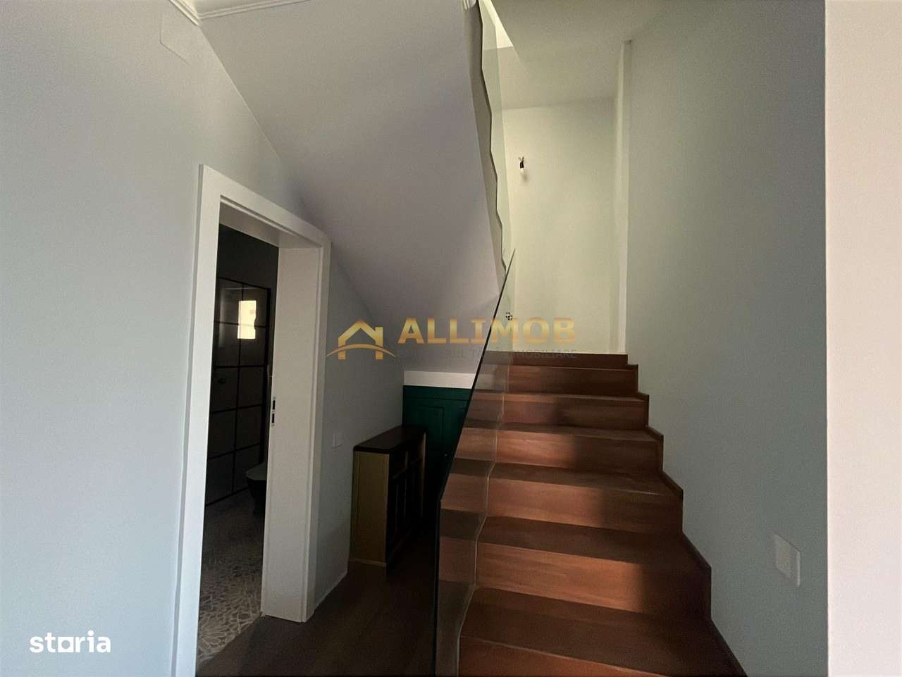 Eleganta la malul lacului- Vila premium cu ponton privat.-4