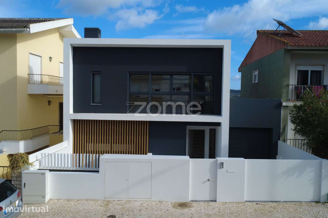 Moradia T9 de luxo com vista panorâmica em Loures-24