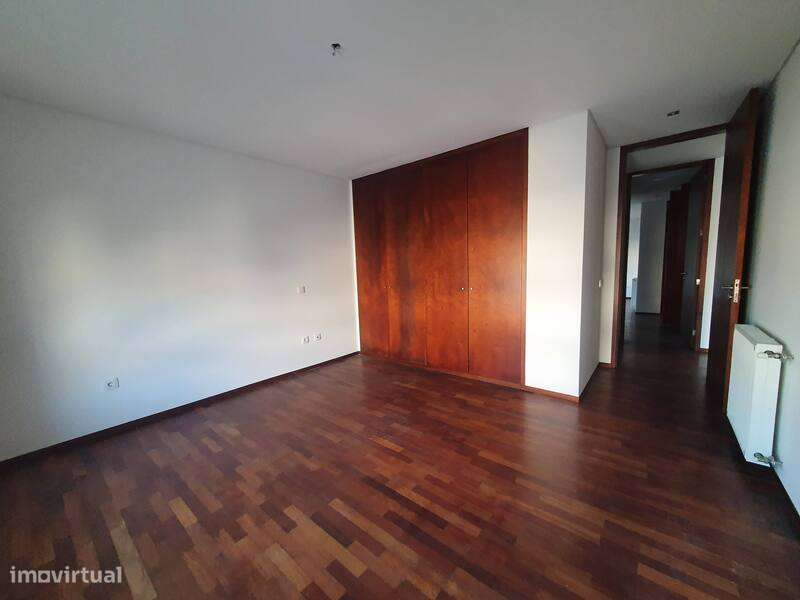 Apartamento T3 - Praça das Flores - Porto - Grande imagem: 4/10