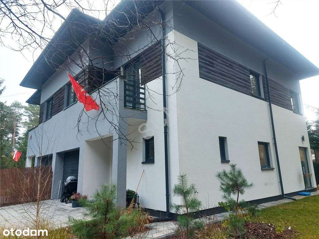 Komfortowy bliźniak z piękną leśną działką-11