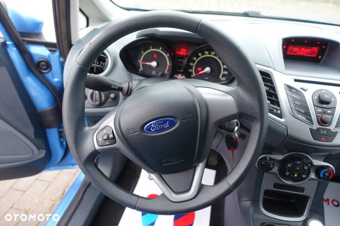 Ford Fiesta 1.25 Ghia - 33