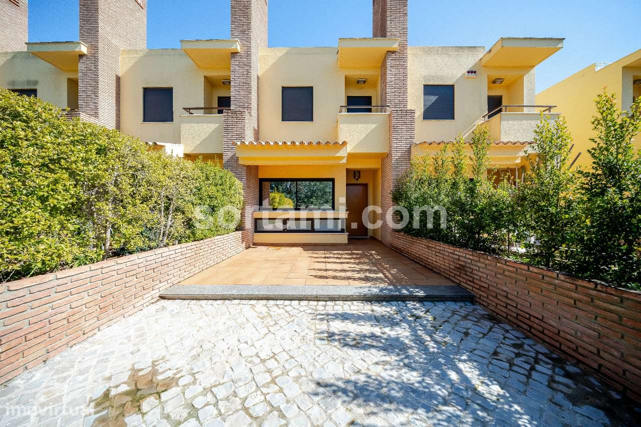 Moradia em Banda T2+1 Venda em Quarteira,Loulé-23