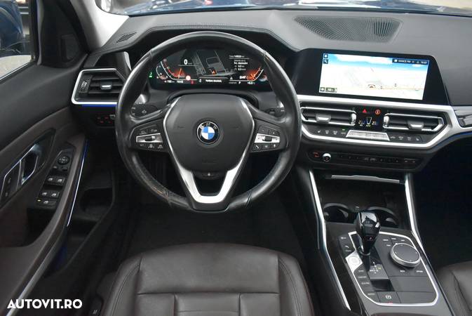 BMW Seria 3 320i GT xDrive AT - 12