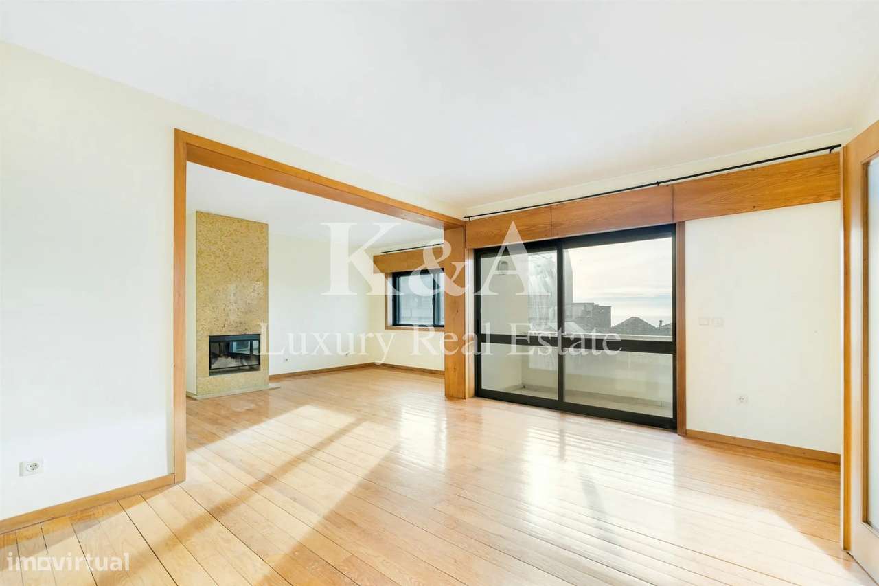 Apartamento T4 na Foz, a escassos metros da praia. - Grande imagem: 2/15