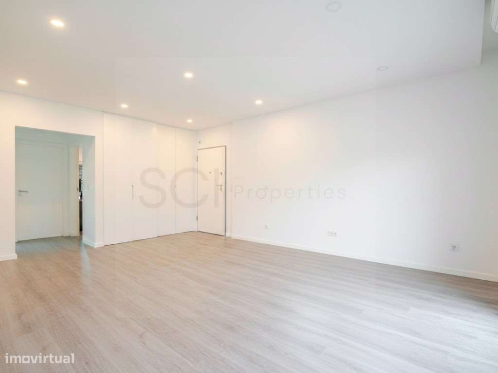 Apartamento T2 Garagem e Arrecadação Sobreda-3