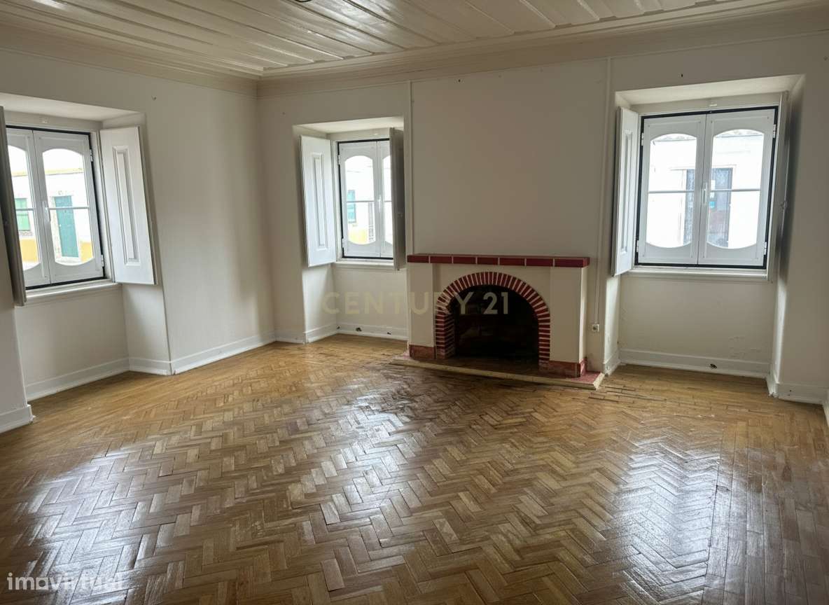 Moradia T5 com Grande Potencial | Salvaterra de Magos-2