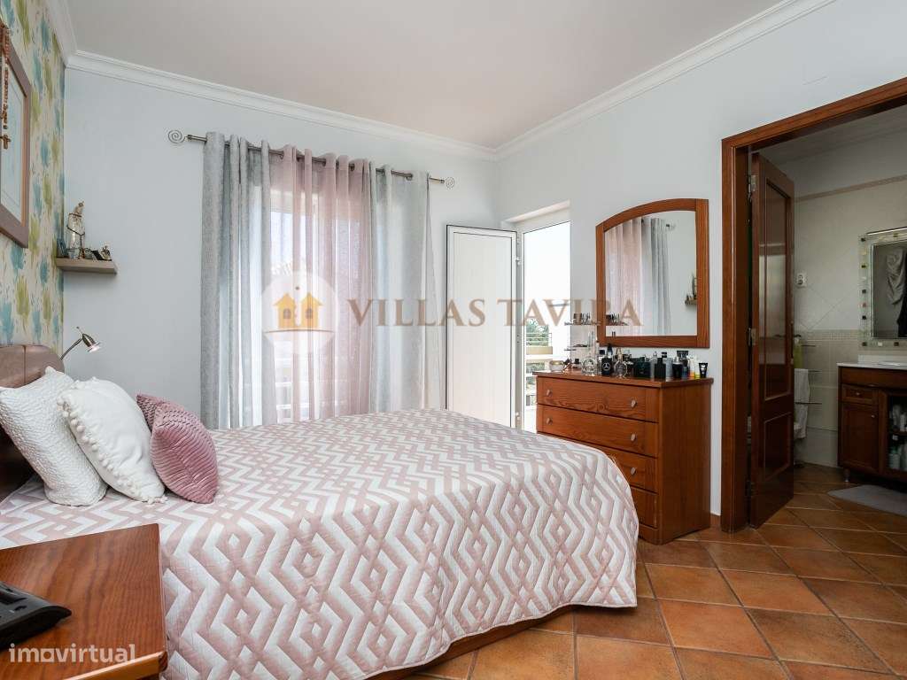 Moradia T4 - Com Vista Mar e Cidade - Topo- Urbanização Miramar-32