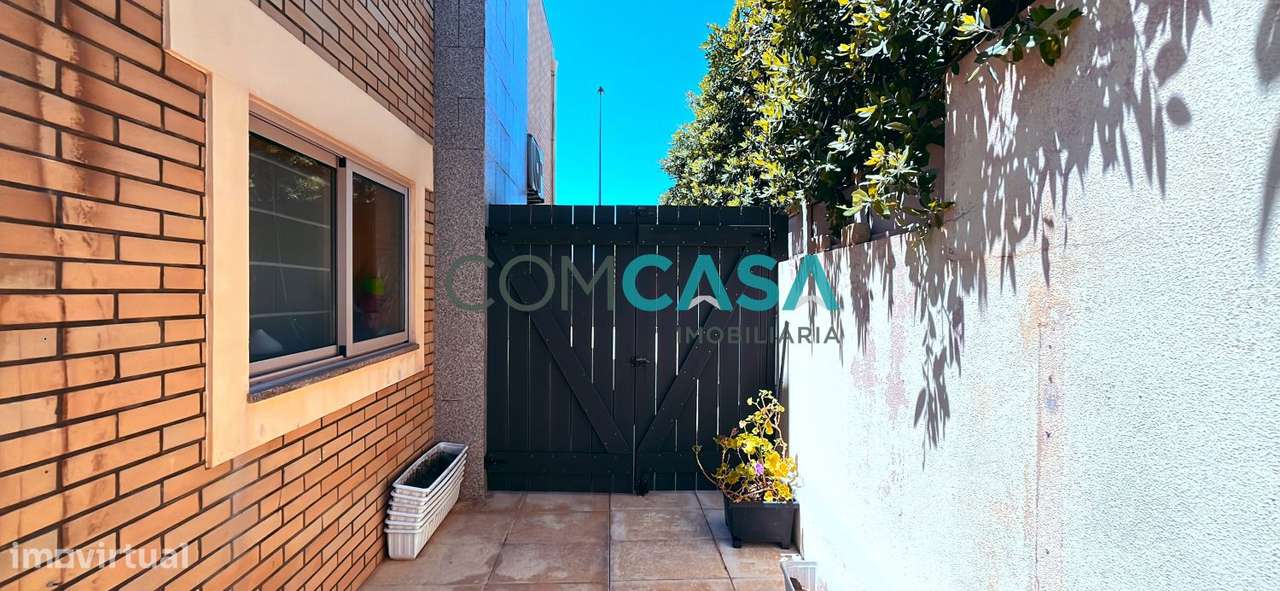 Moradia V4 | piscina descoberta | proximo da praia | Lavra Matosinhos-44