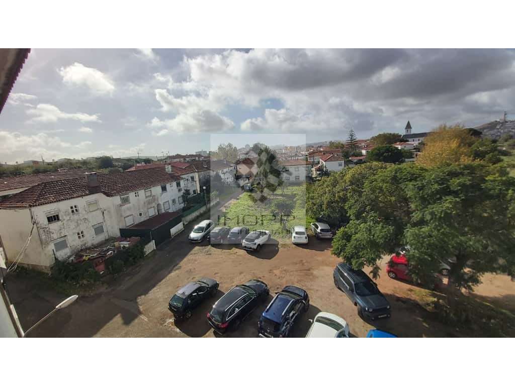 Apartamento T2 renovado às portas de Lisboa - Oportunidade única na...-4