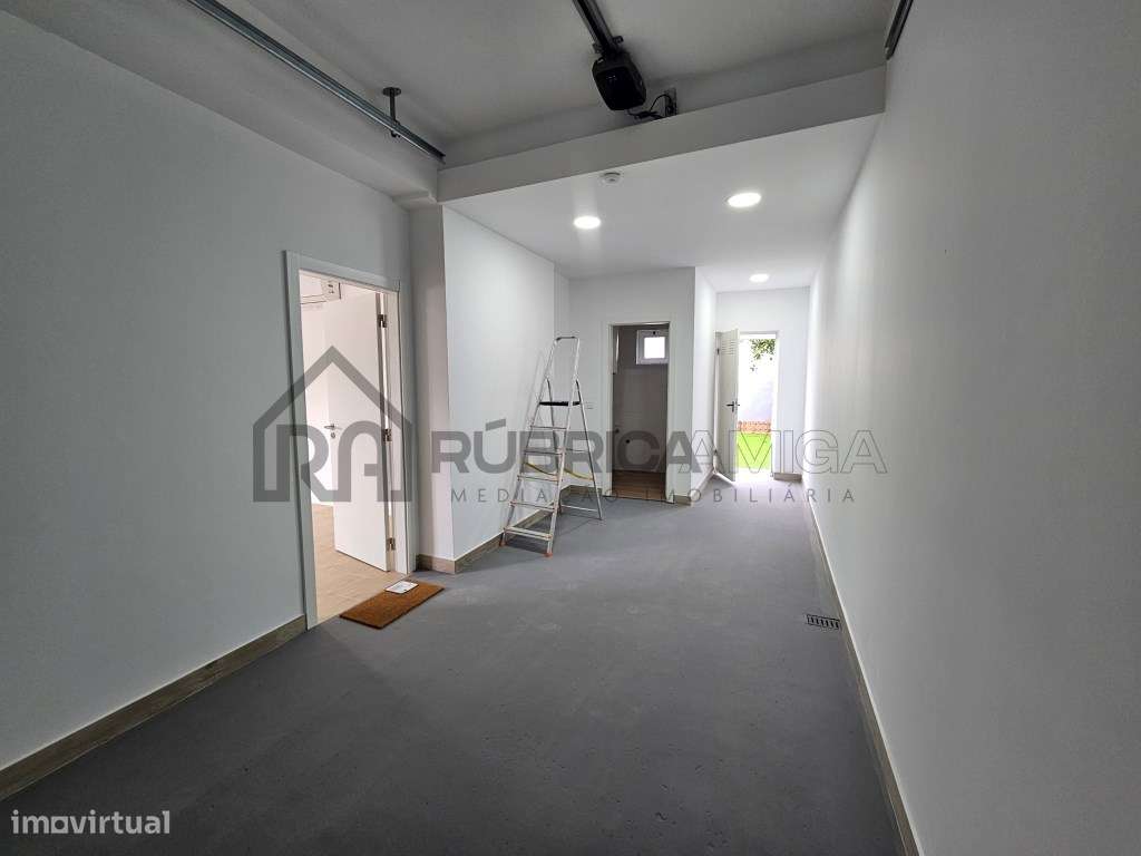 Moradia recuperada com garagem em Loulé-19