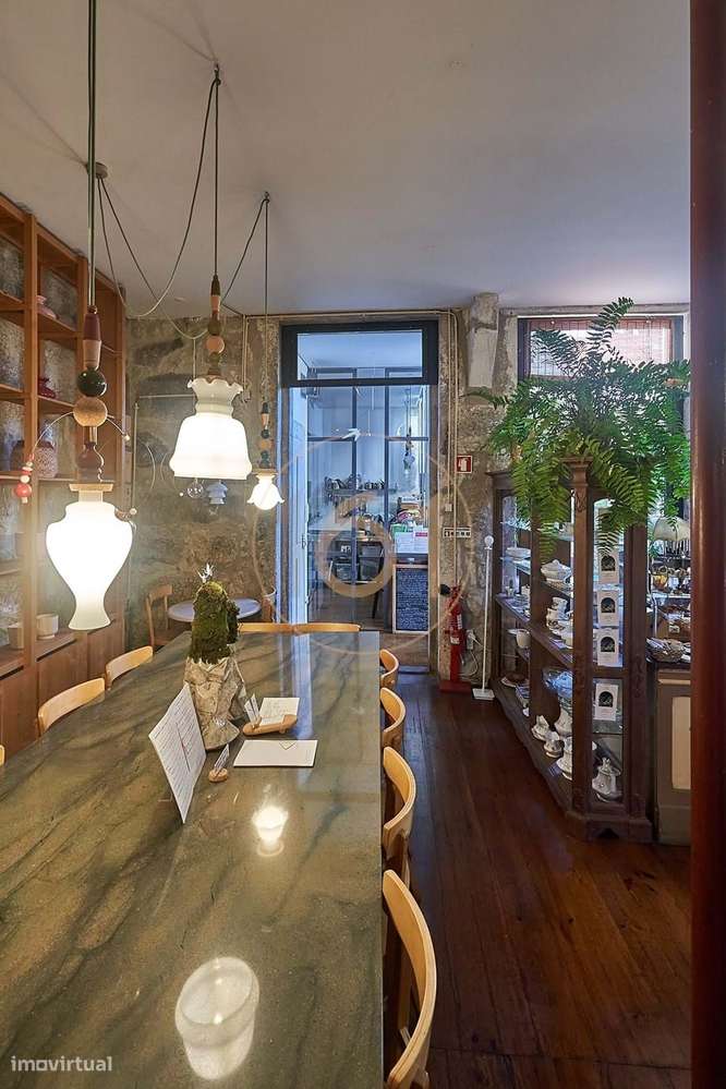 Loja na Travessa de Cedofeita para venda-18