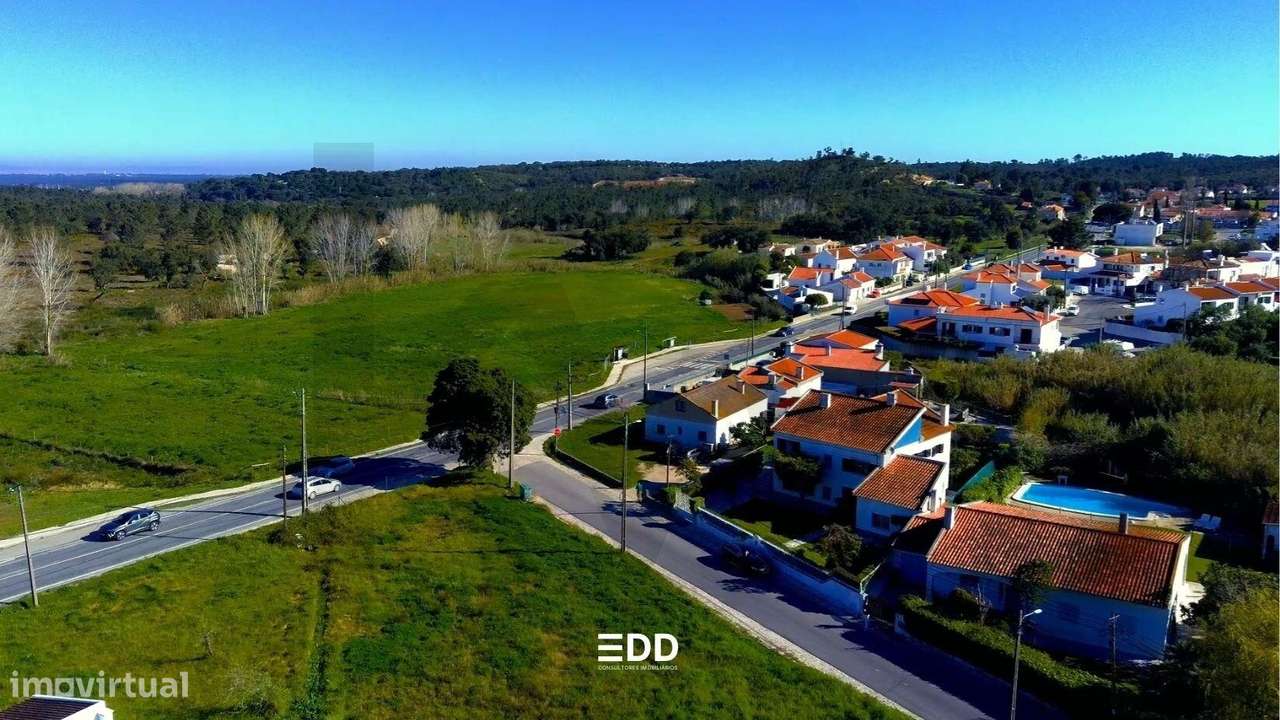 Terreno urbano em Sesimbra | 2.250 m2 com viabilidade para 7 moradias - Grande imagem: 3/9