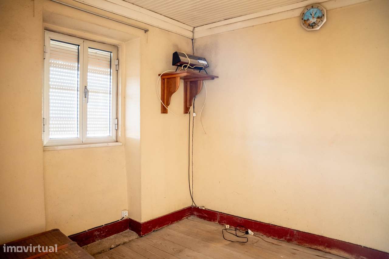 Oportunidade única: conforto, terreno e preço justo-4