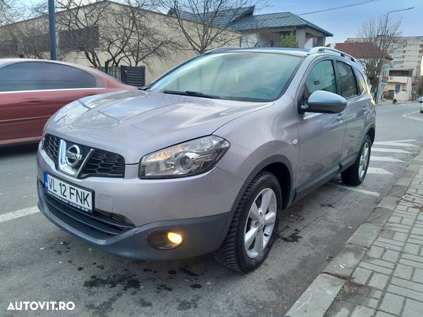 Nissan Qashqai 2.0 dCi 4 x 4 DPF Aut tekna - 1