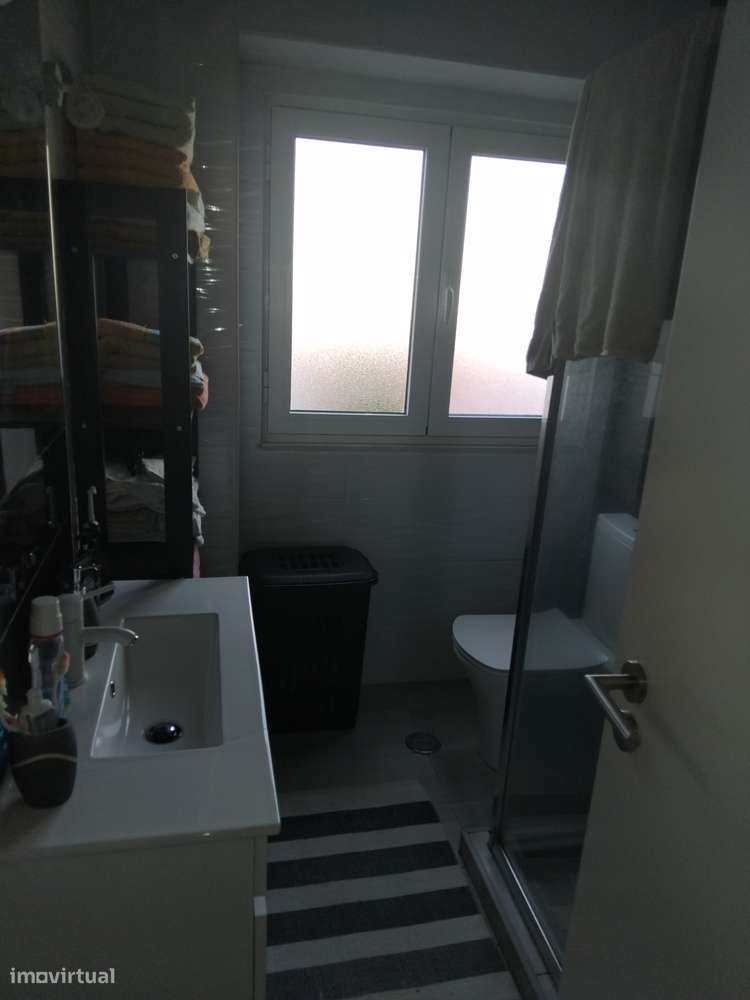 Apartamento 3 Ass. Remodelado c/ quintal e Anexo - Pinhal Novo-5