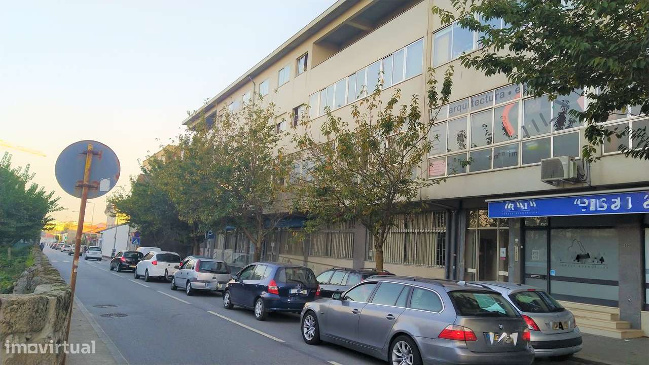 Gostava de construir próximo ao H. S.João? Terreno (para 10/12 hab.) - Grande imagem: 5/10