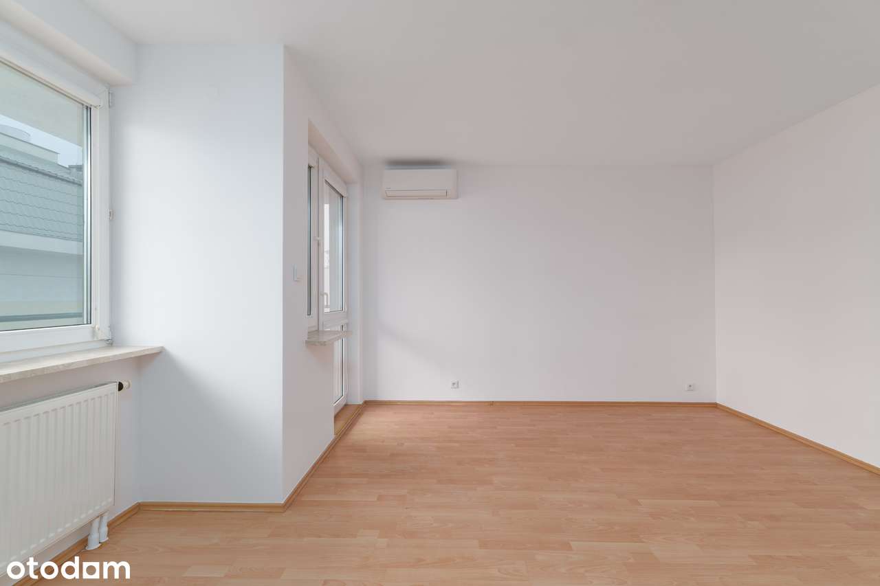 Dwupokojowe mieszkanie z dużym balkonem i garażem, bliska Wola-2