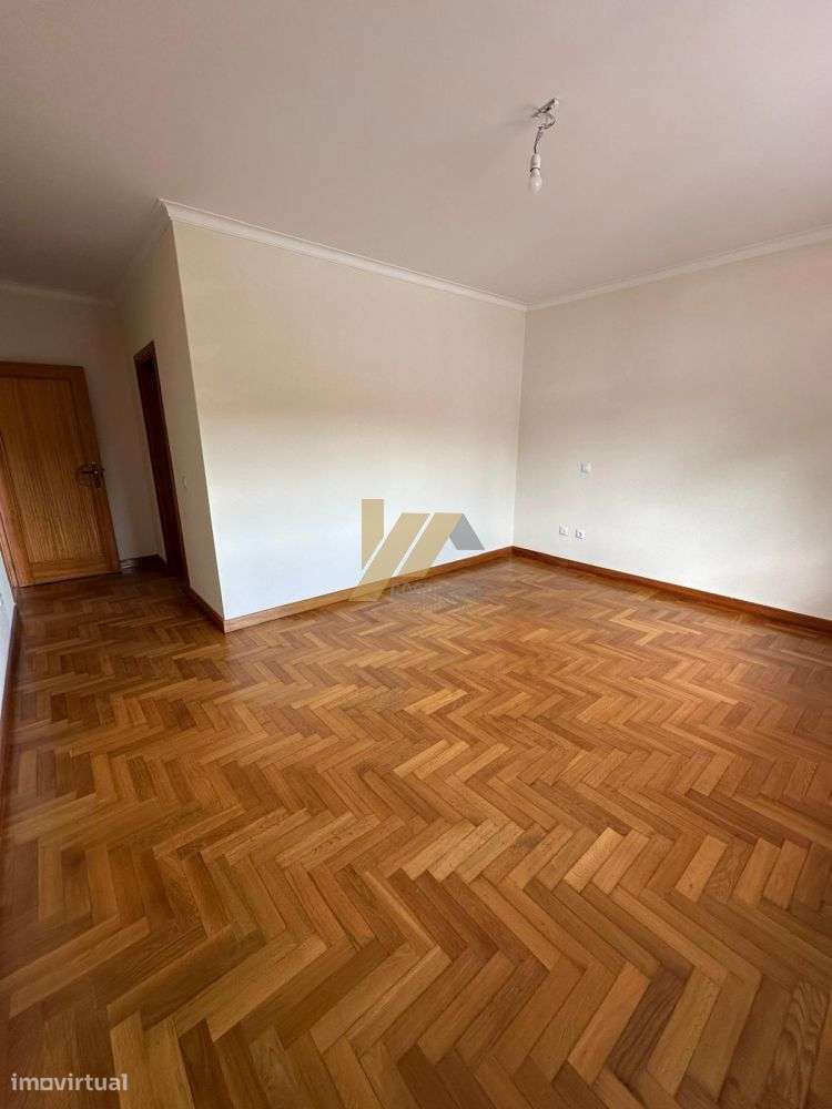 Moradia T3+1 com possibilidade de piscina-10