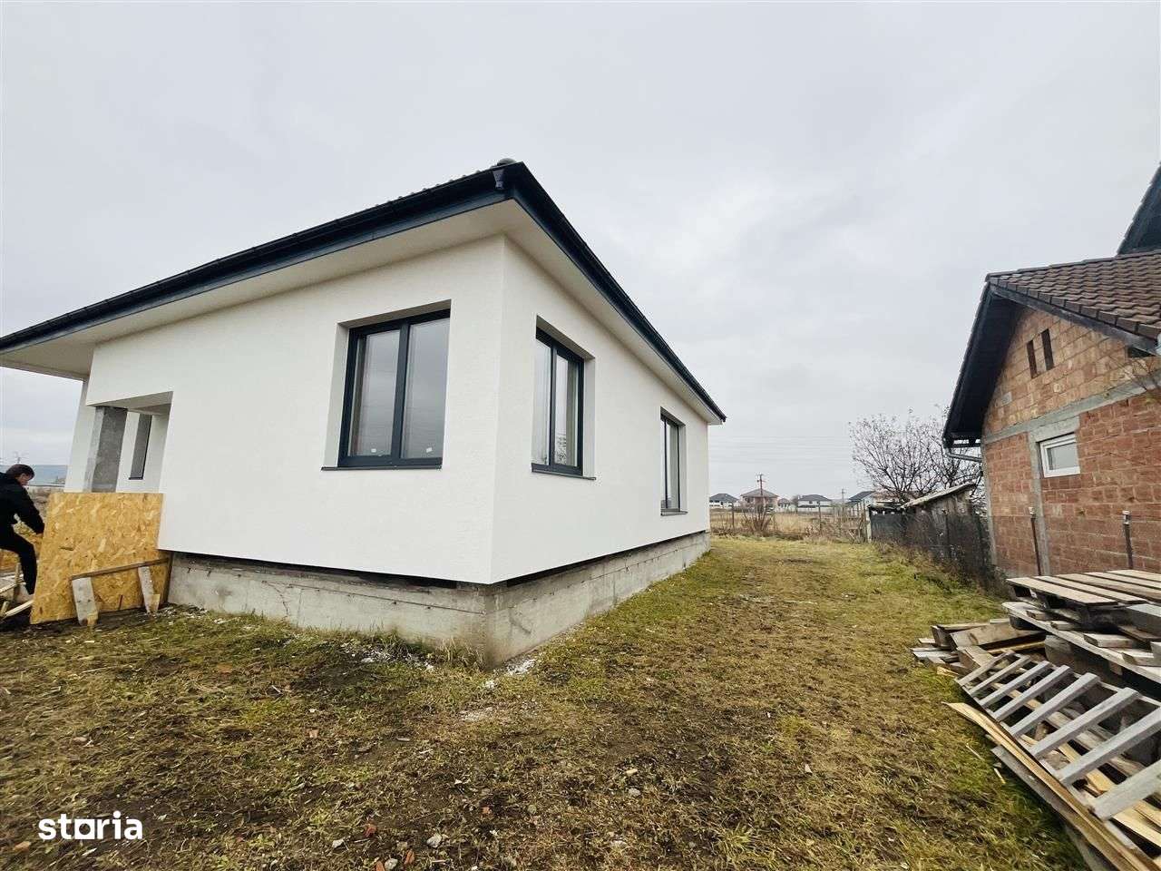 Casa individuala cu 3 camere, 2 bai, teren 500 mp - Cartier Veterani - Imagine principală: 3/7